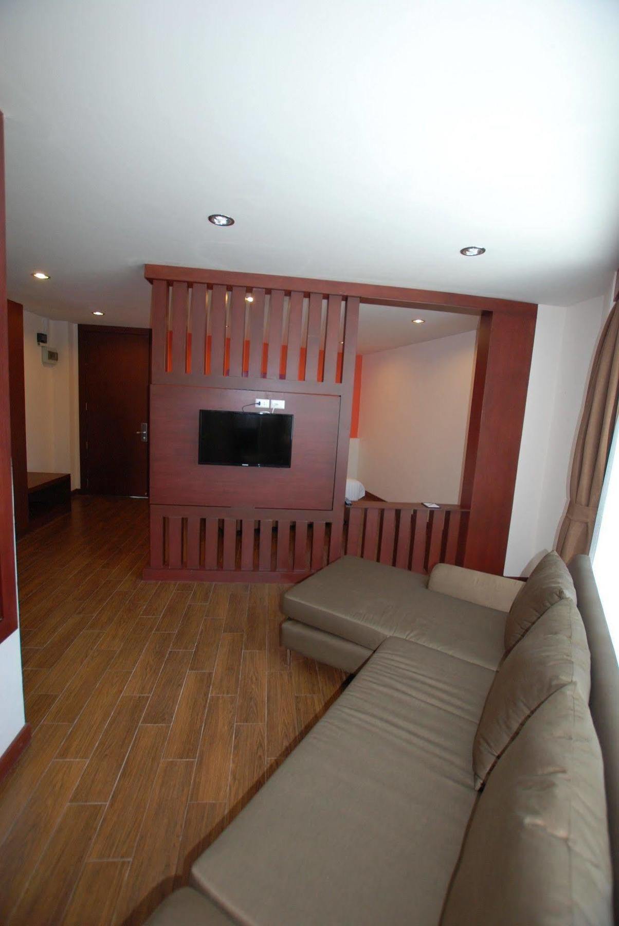 Paksaa Boutique Hotel Patong Exterior photo