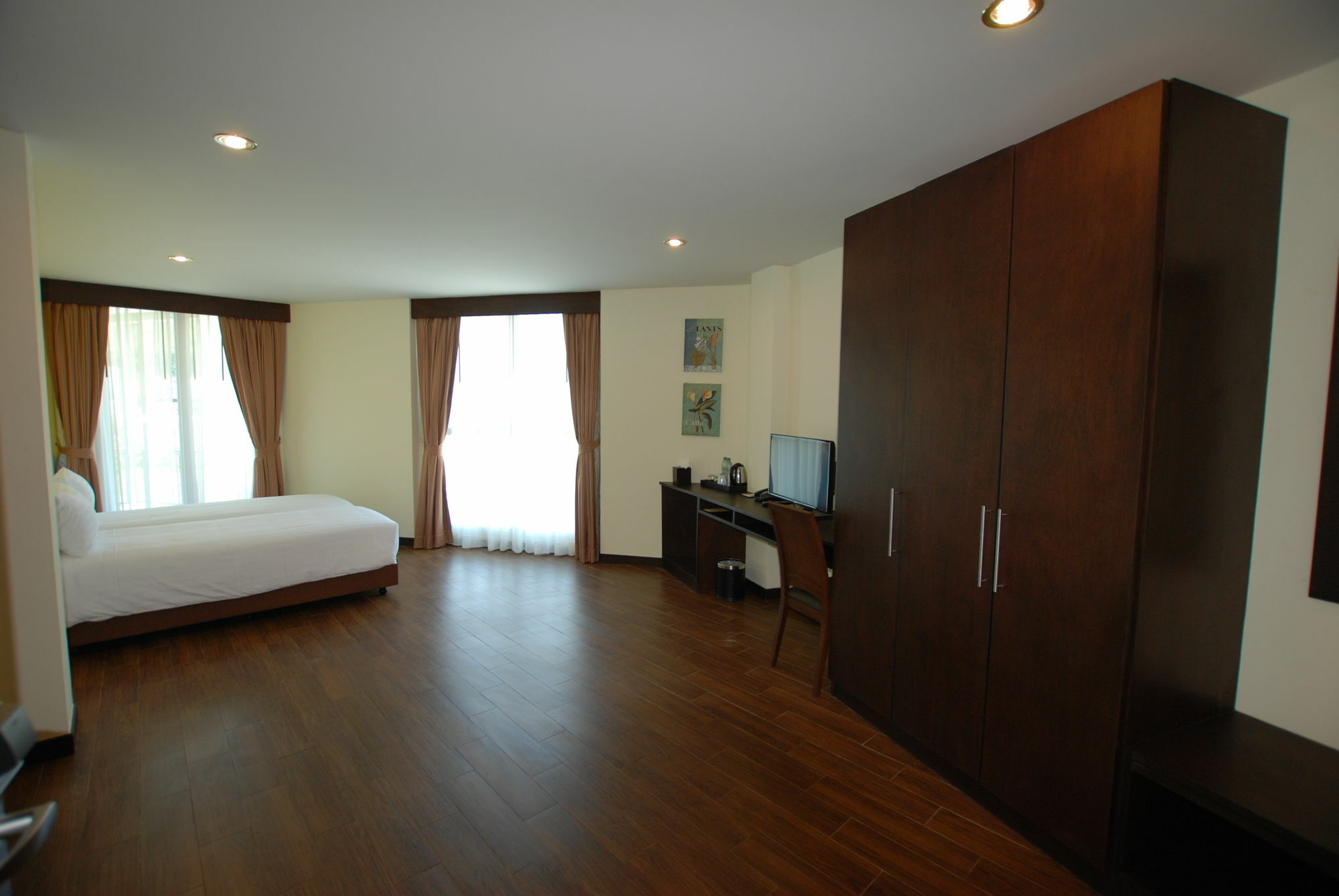 Paksaa Boutique Hotel Patong Exterior photo