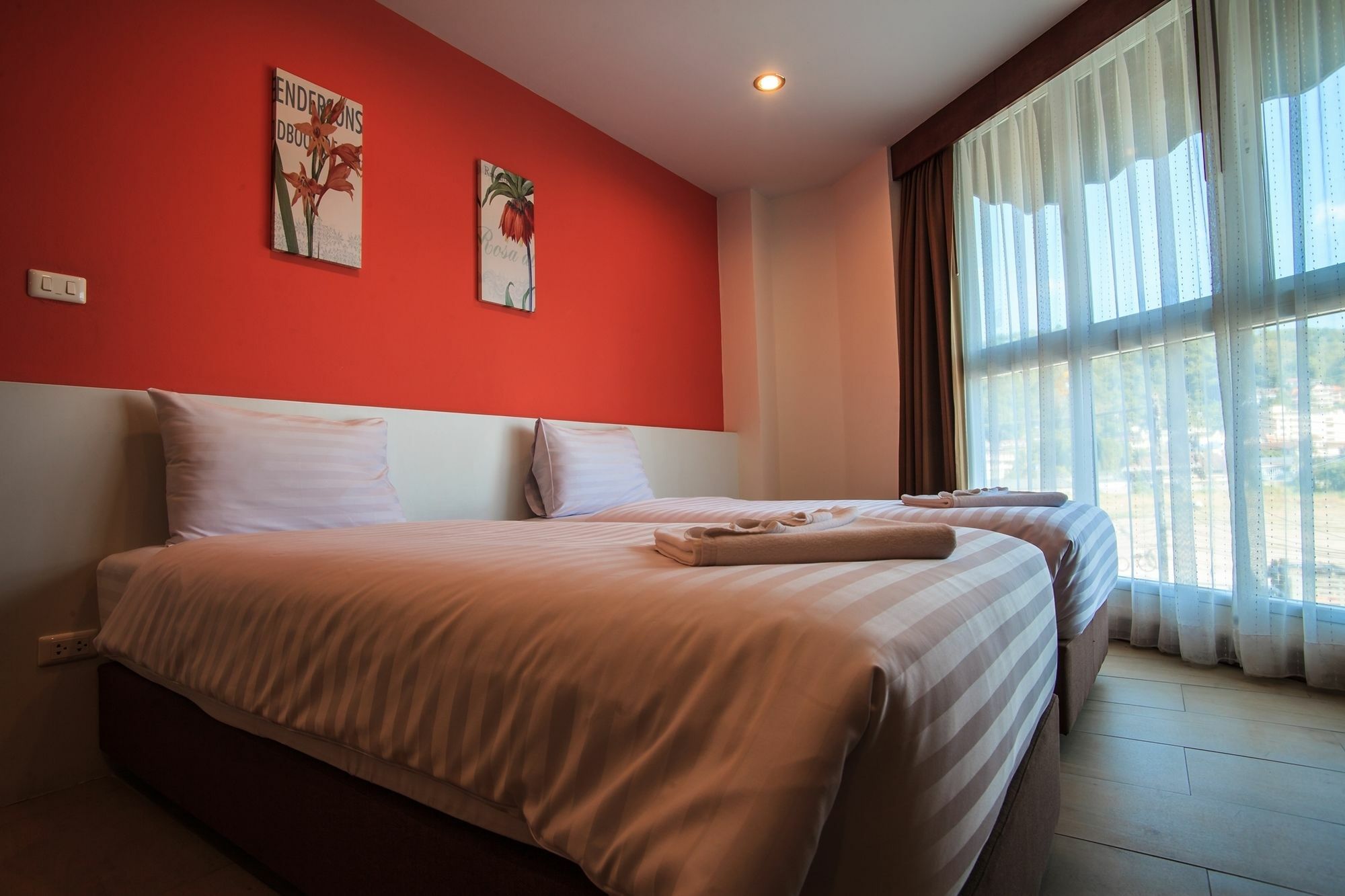 Paksaa Boutique Hotel Patong Exterior photo